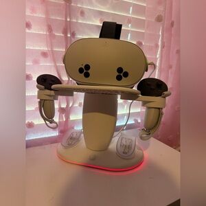 Metaquest3S used twice with better head strap comes with the charging dock